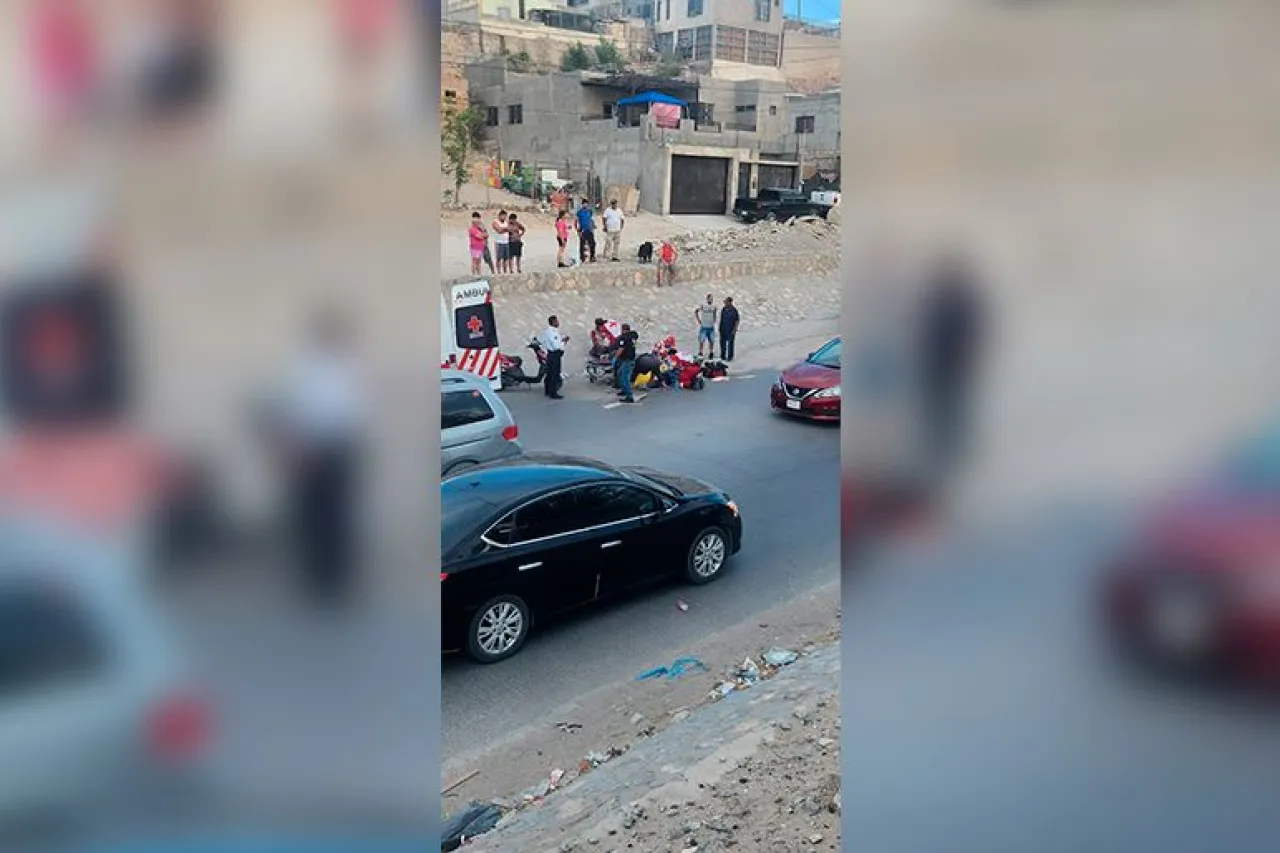 Se lesiona pareja de motociclistas en el viaducto Díaz Ordaz