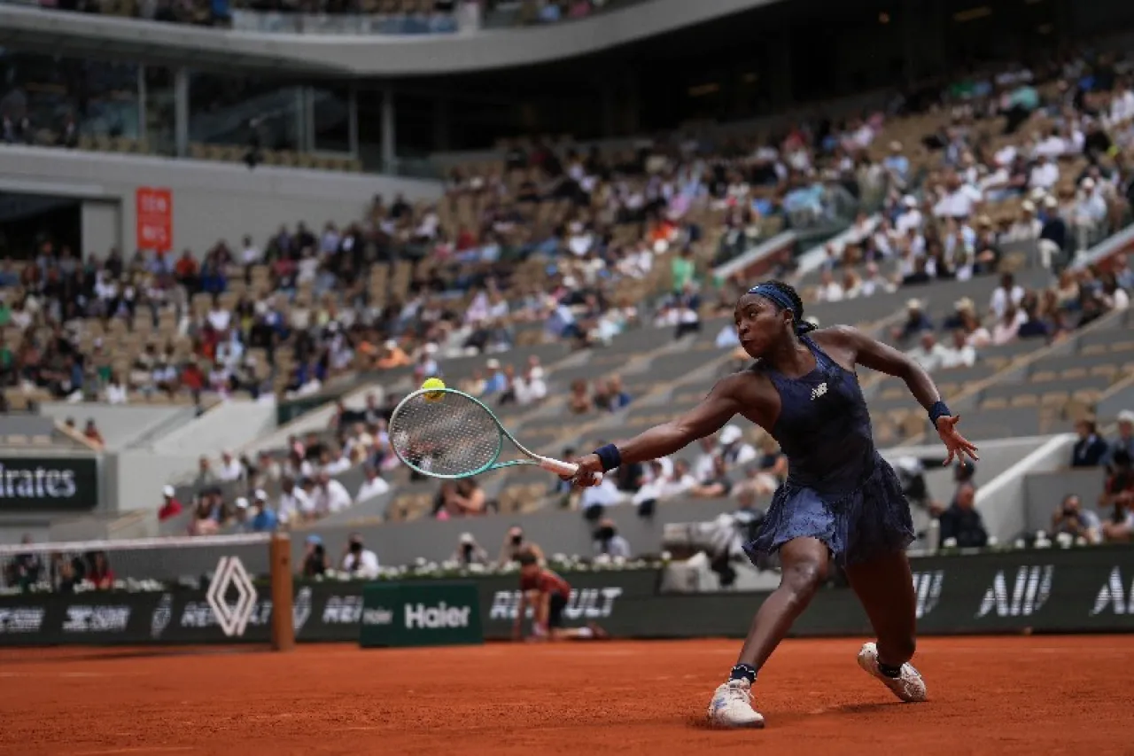 Coco Gauff barre y avanza a semis de Roland Garros