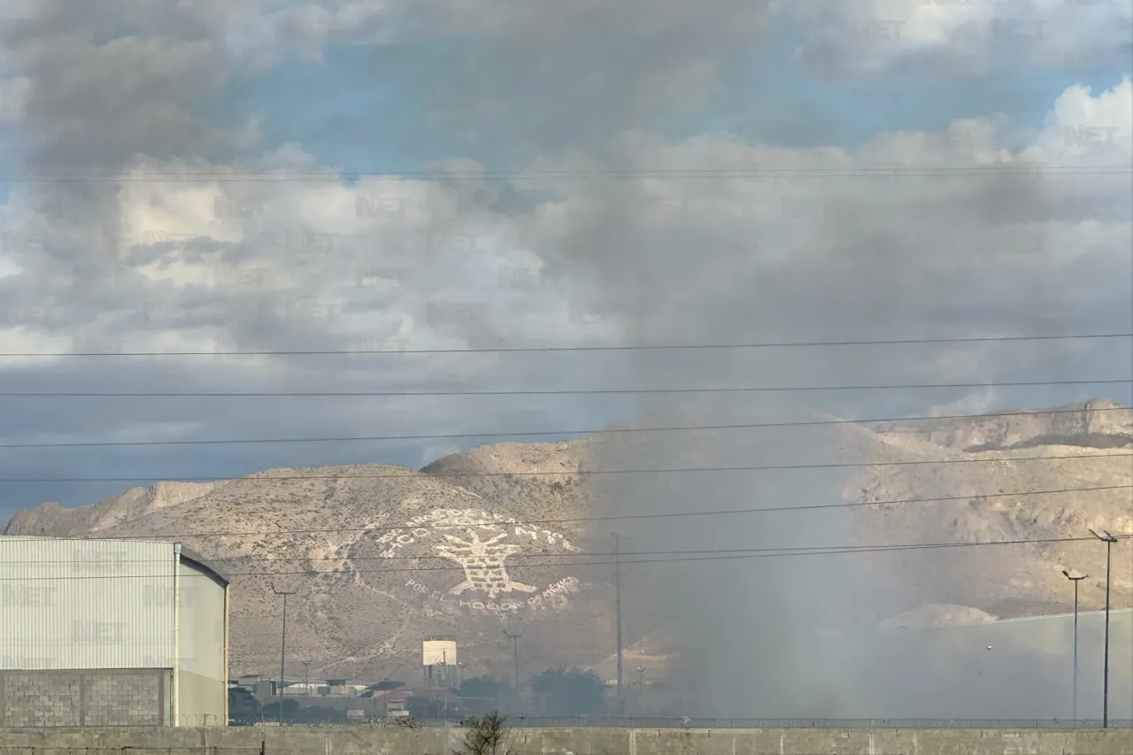 Juárez: Incendio en maquila lleva más de 8 horas