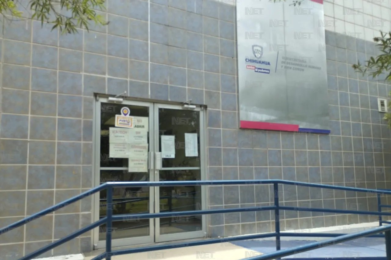 Avanza instalación de comedor comunitario en el Parque Central