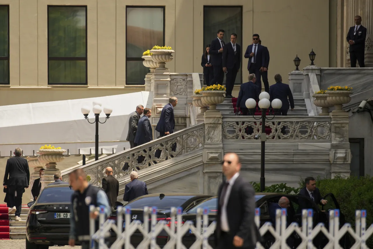 Ucrania y Rusia se reúnen en Turquía para conversaciones de paz