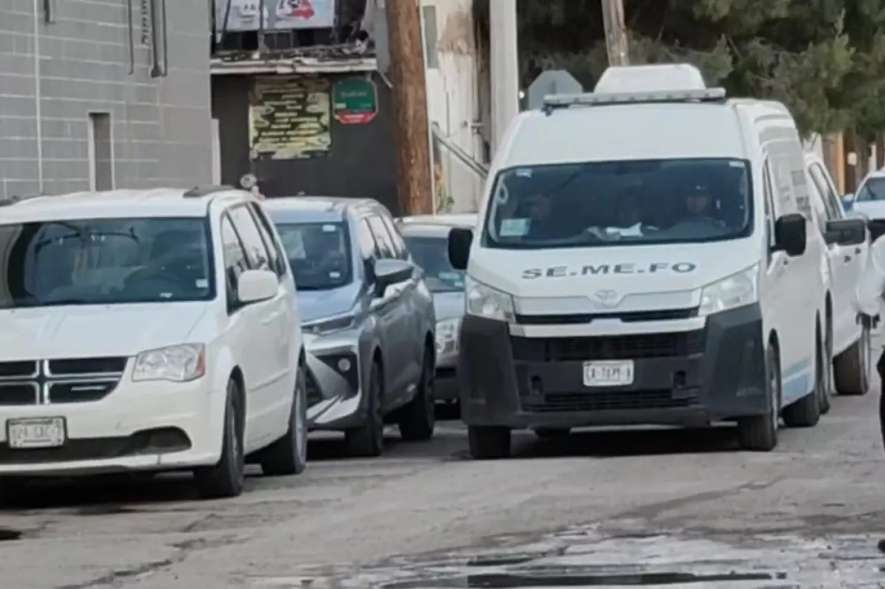 Maniobraba máquina en ferretería menor electrocutado; amigo está grave