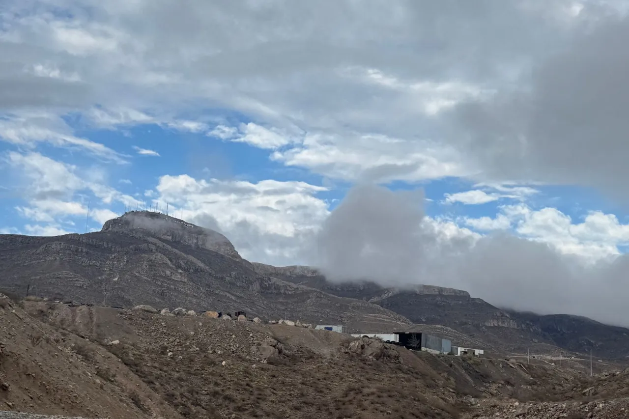 Galería: Luvias y paisajes nublados visten a la Sierra de Juárez esta mañana