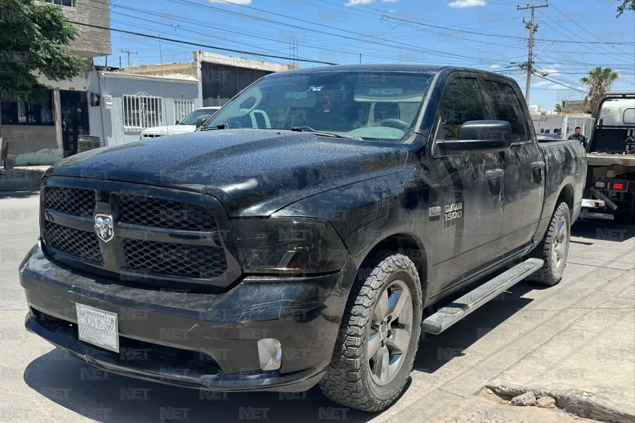 Tras ver a policías abandonan camioneta en Campestre Virreyes