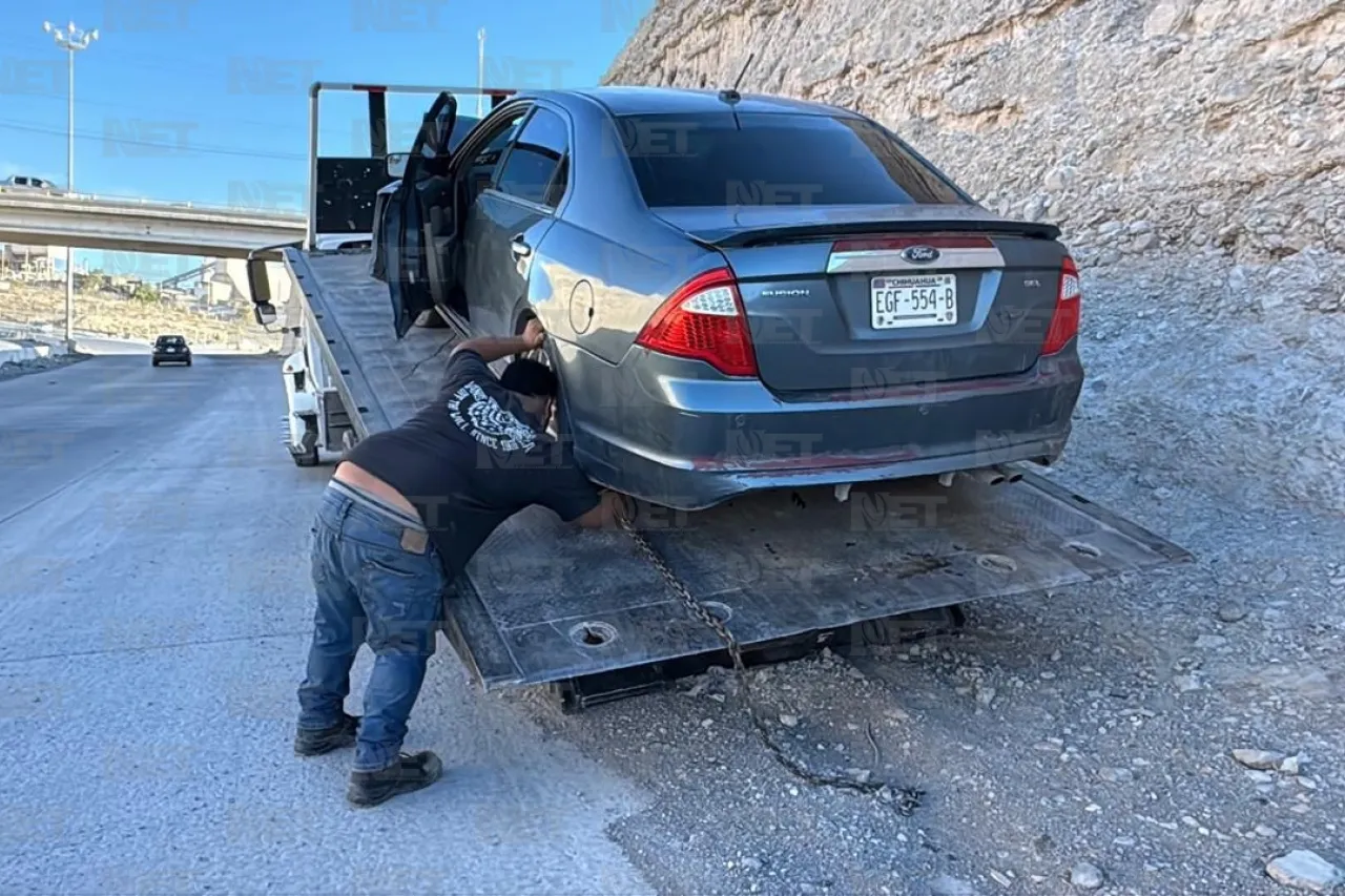 Choque en Camino Real deja daños y un conductor prófugo