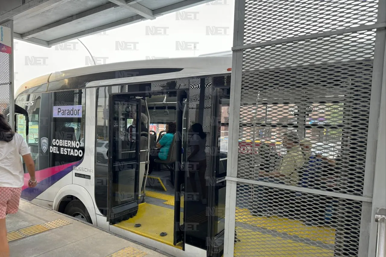 Juárez Bus atiende queja y retira a guardia que cobró a pasajeros