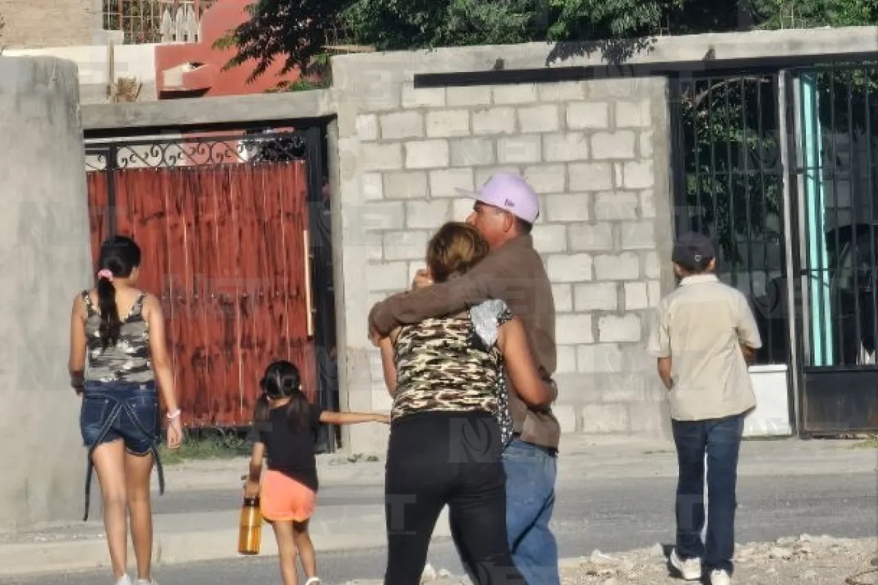 Llegan familiares de personas desaparecidas a lugar de masacre