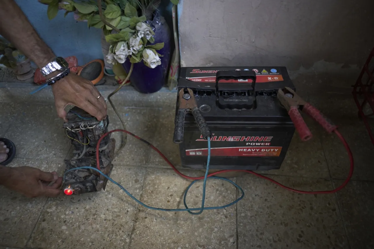 La falta de luz y gas desordena la vida cotidiana de los cubanos