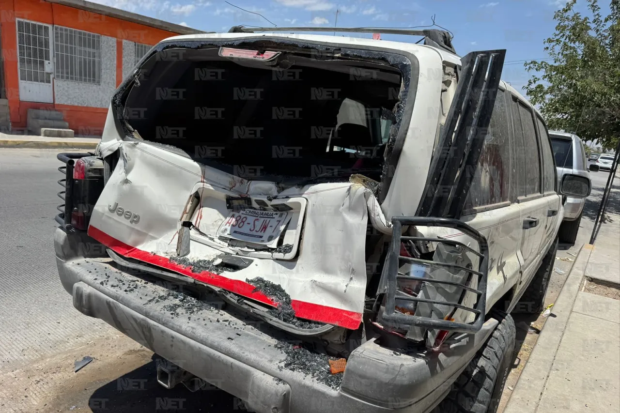 Hombre muere prensado entre vehículos tras choque en El Granjero