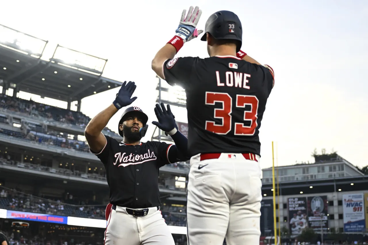 Nacionales blanquean a Cachorros para empatar la serie