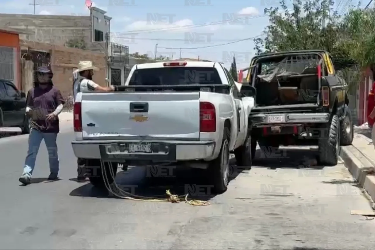 Hombre muere prensado entre vehículos tras choque en El Granjero