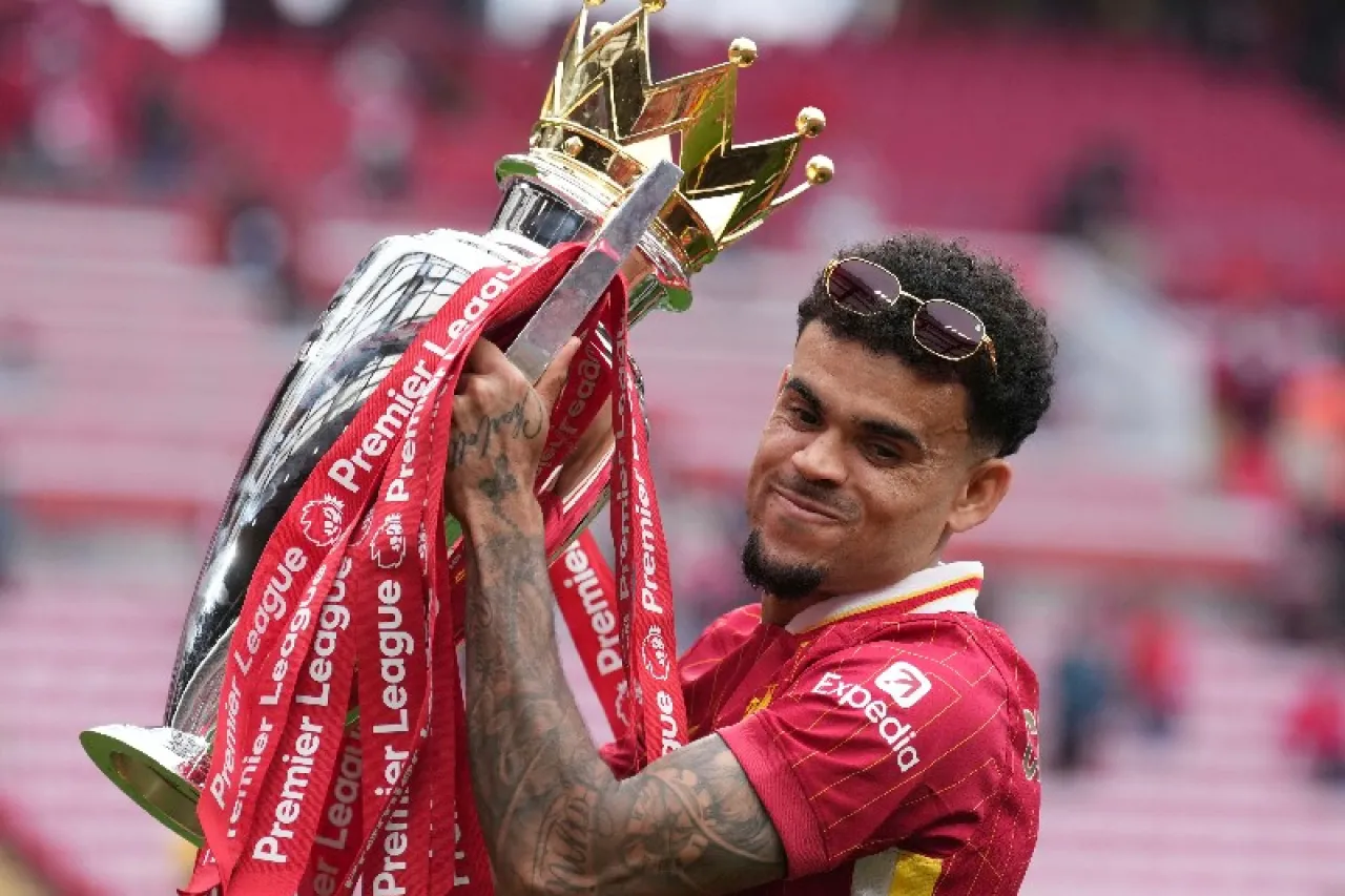 Por un tubo: Rechaza Liverpool oferta del Barcelona por Luis Díaz
