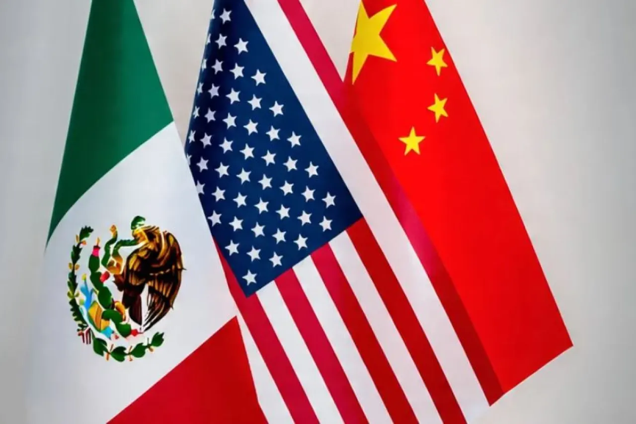 Ser amigo de EU es fatal: China advierte a México ante llamado de Johnson