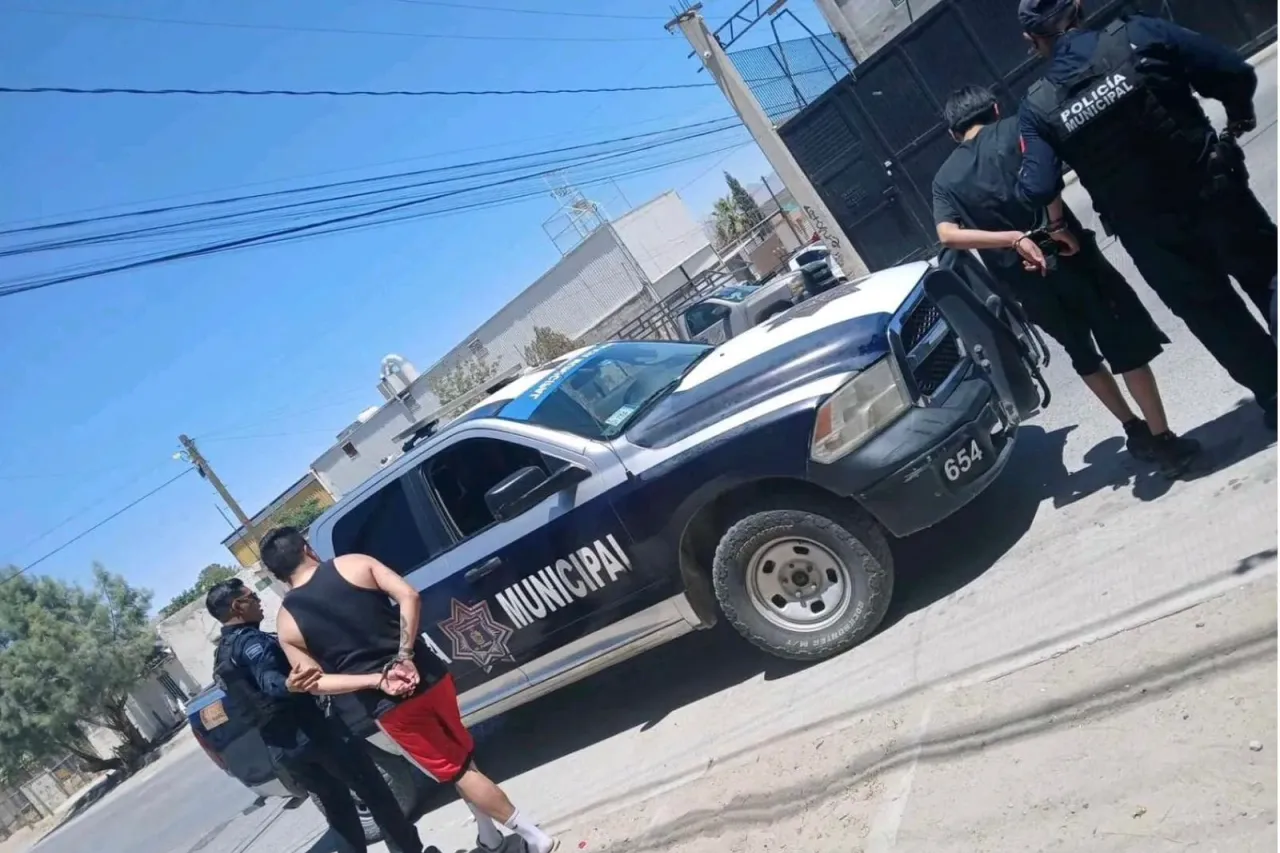 Detienen a dos por tener a un hombre secuestrado en El Granjero
