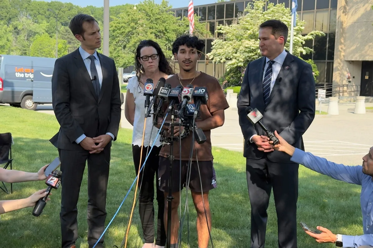 Juez otorga libertad bajo fianza a joven de Massachusetts arrestado por ICE