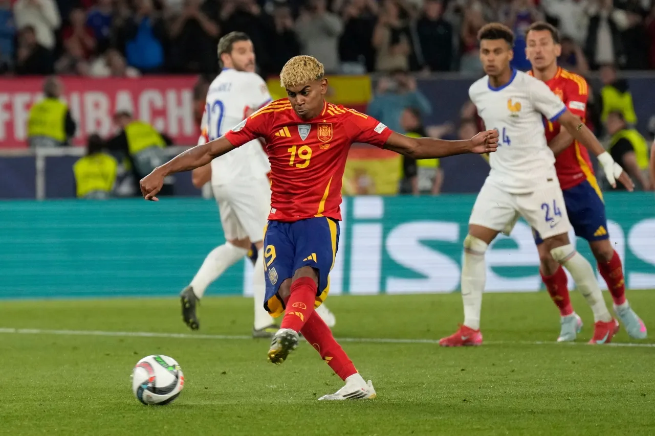 Yamal brilla y España vence a Francia en semifinal de la Liga de Naciones
