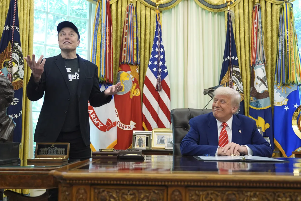 Trump dice estar 'decepcionado' con Musk por rechazar plan republicano
