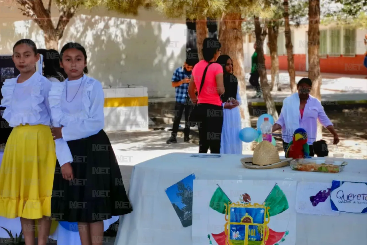 Alumnos de secundaria concluyen materia de geografía con muestra gastronómica