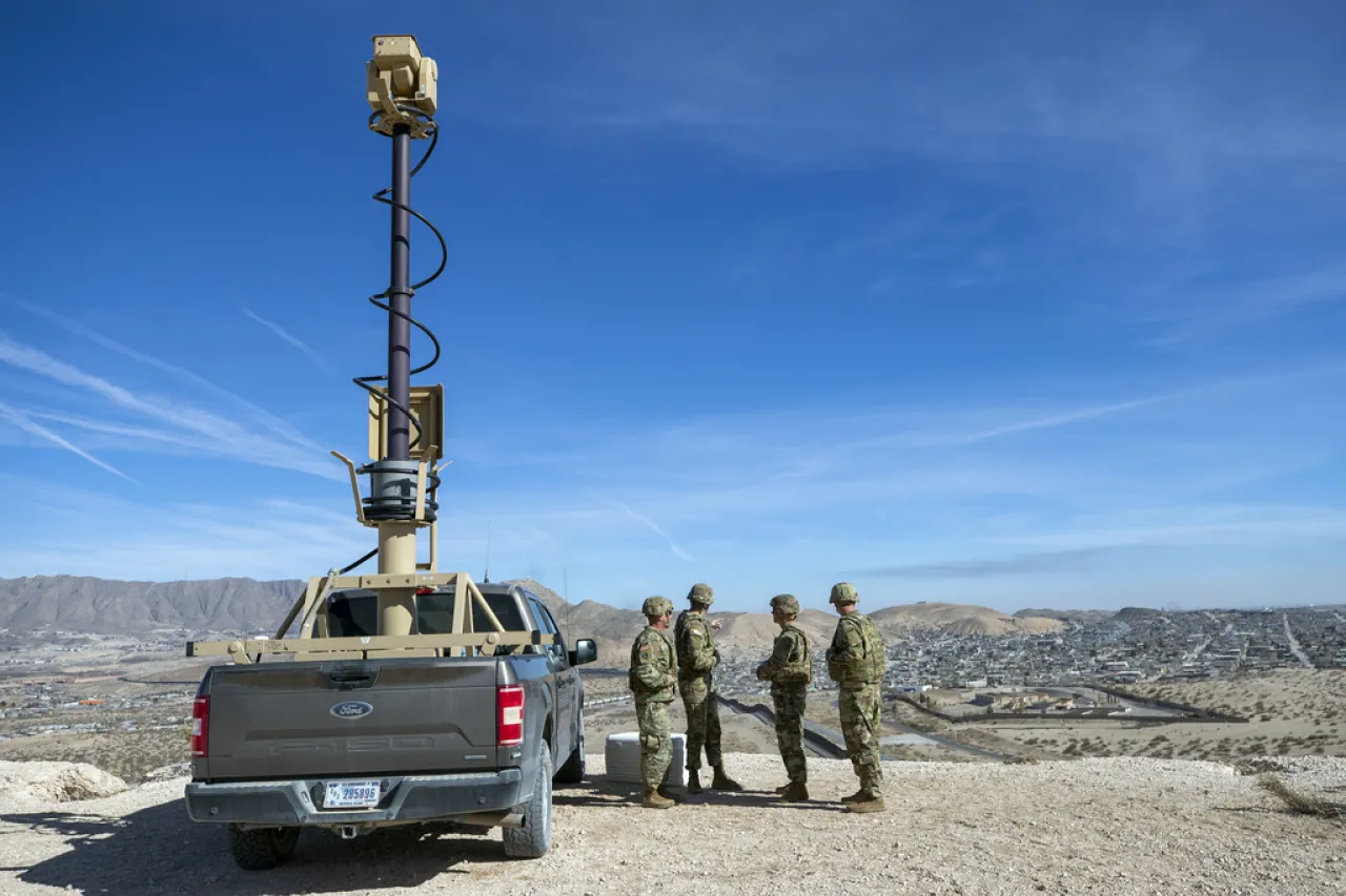 El Paso sienta precedente: absuelven a migrante peruana de cargo militar