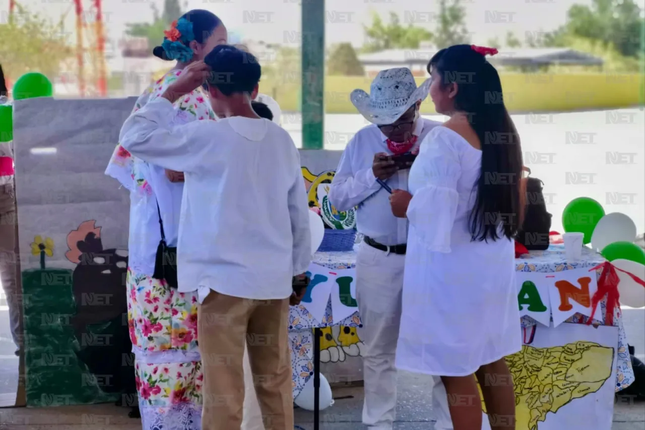 Alumnos de secundaria concluyen materia de geografía con muestra gastronómica