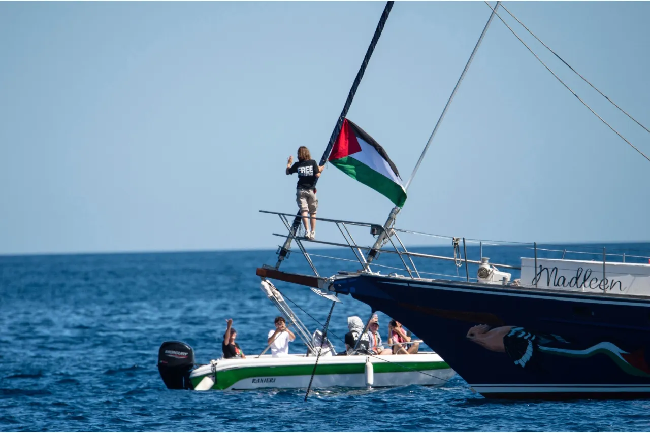 Buque de ayuda a Gaza rescata a cuatro migrantes en el mar