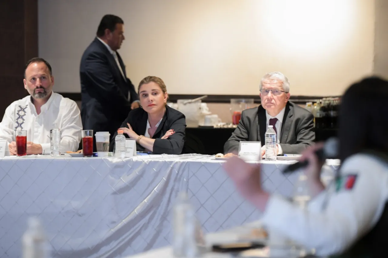 Analiza Maru estrategias de seguridad fronteriza con cónsul de EU