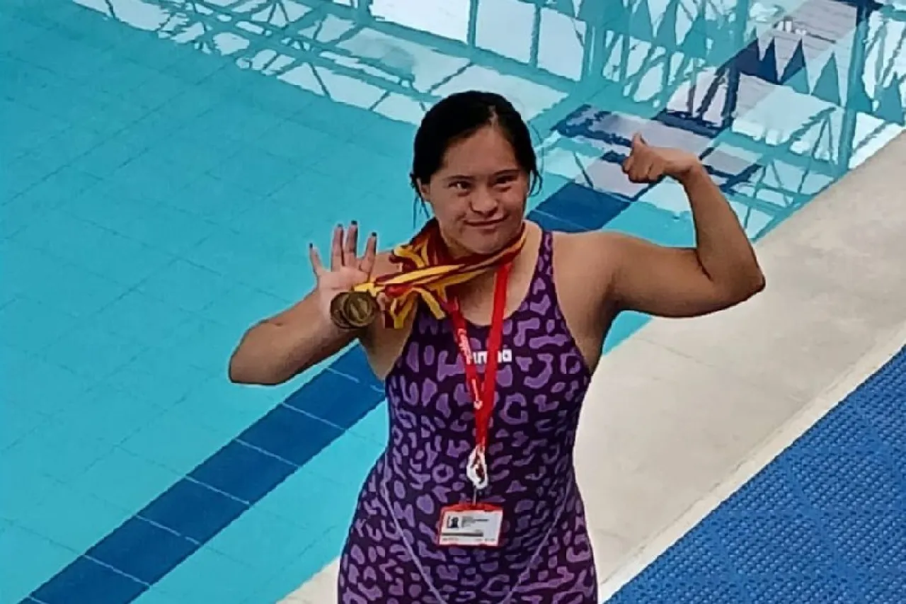 ‘La Sirenita de Juárez’ gana 4 oros al representar a México en Bogotá