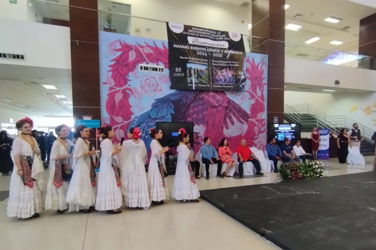 Realizan cierre del Magno evento cívico y artístico en Pueblito Mexicano