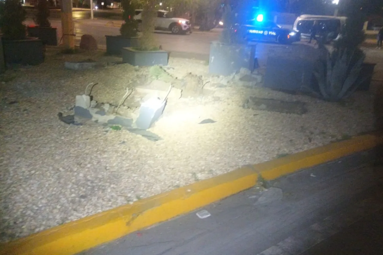 Destroza su Tesla del año tras chocar en el Paseo de la Victoria