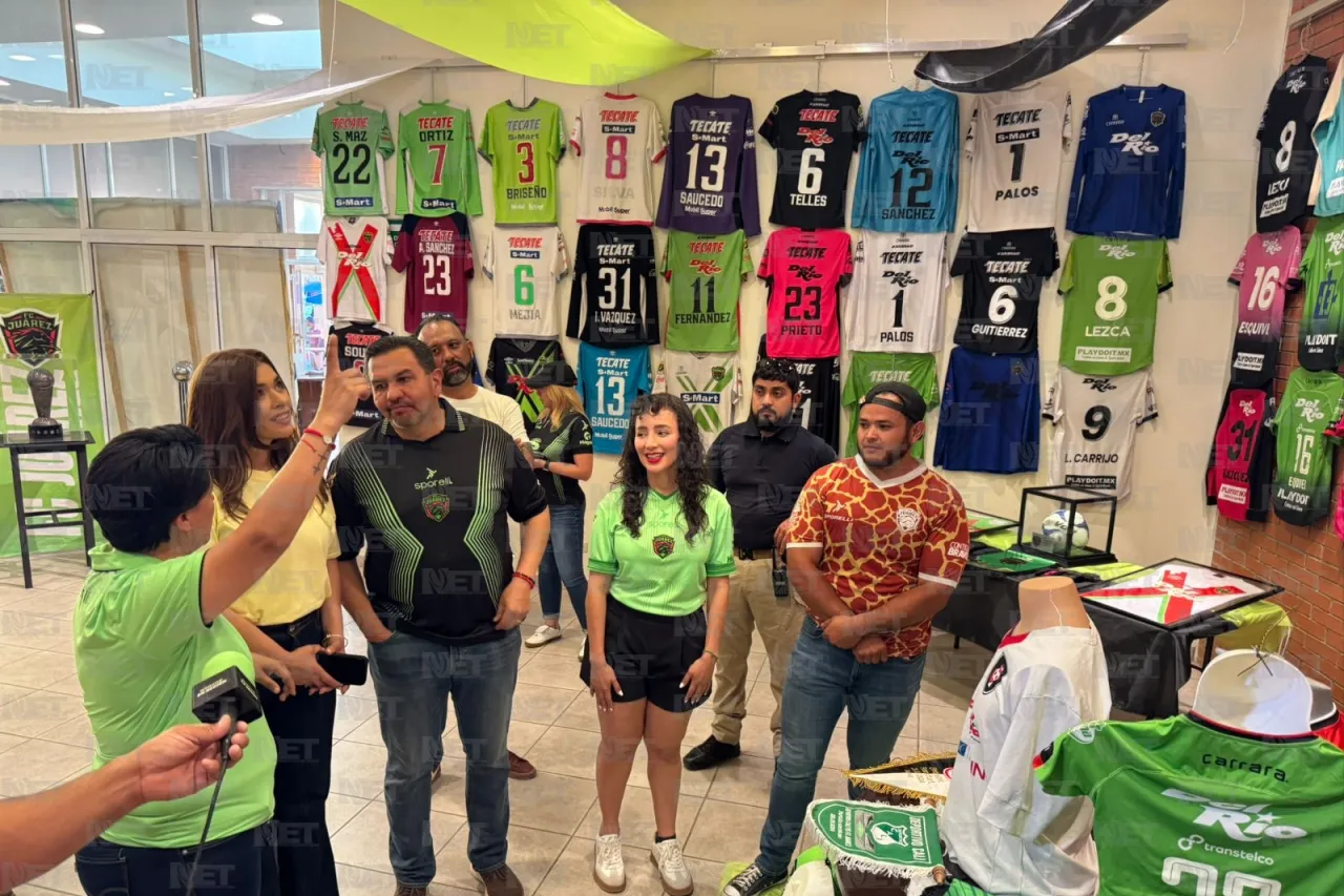 Visita alcalde exposición por décimo aniversario de Bravos