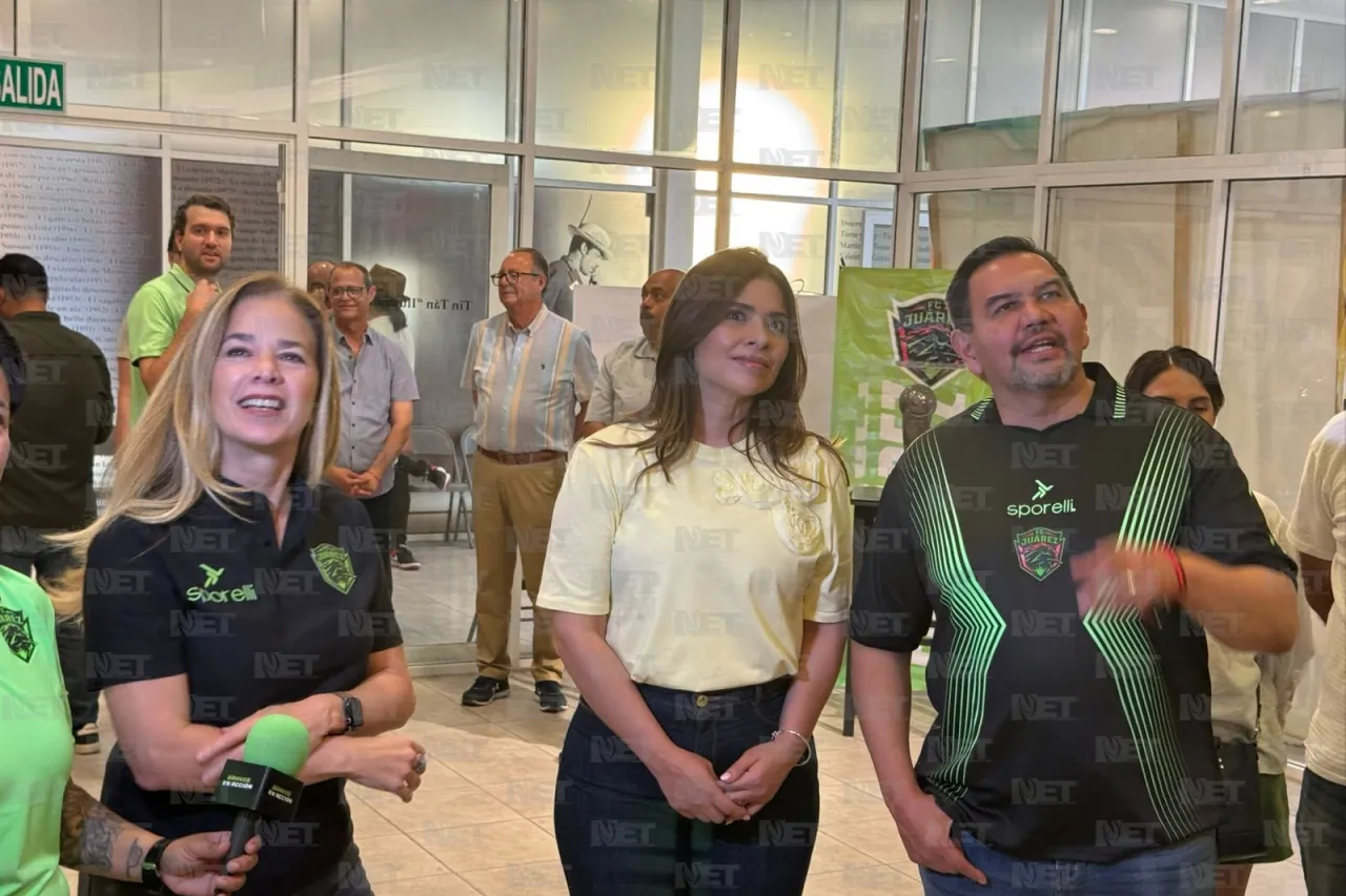 Visita alcalde exposición por décimo aniversario de Bravos