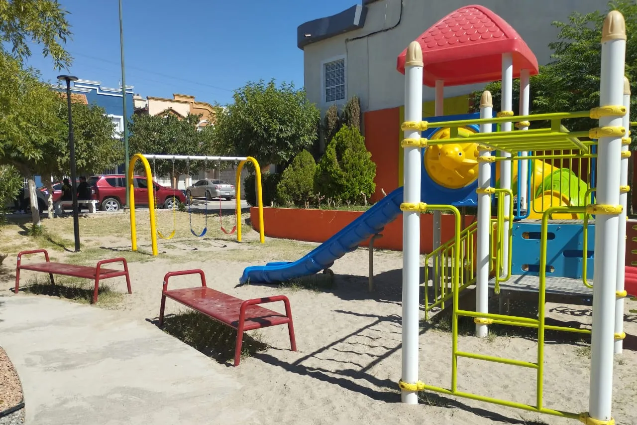 Entrega Alcalde rehabilitación del parque en Privada San Pedro