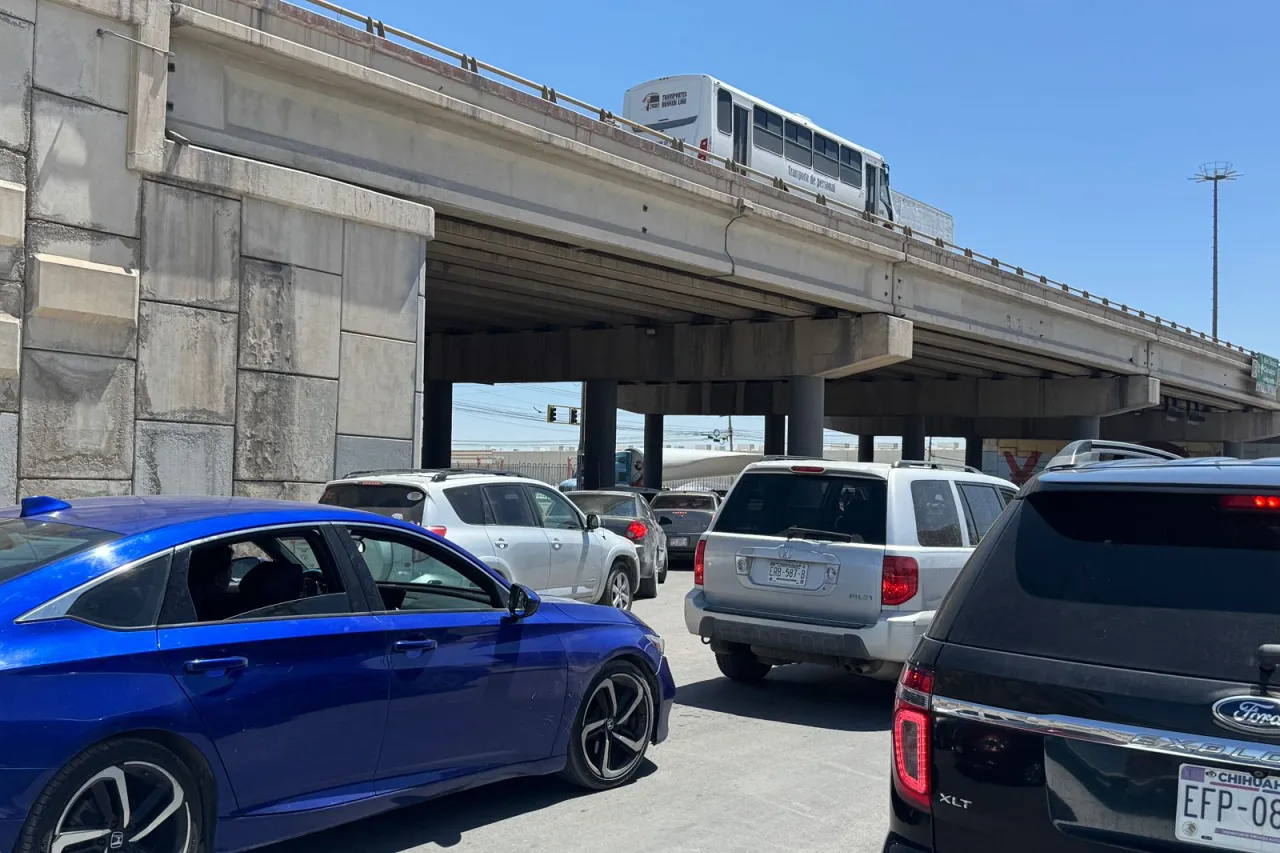 Traslado de aspa genera tráfico esta mañana en el suroriente