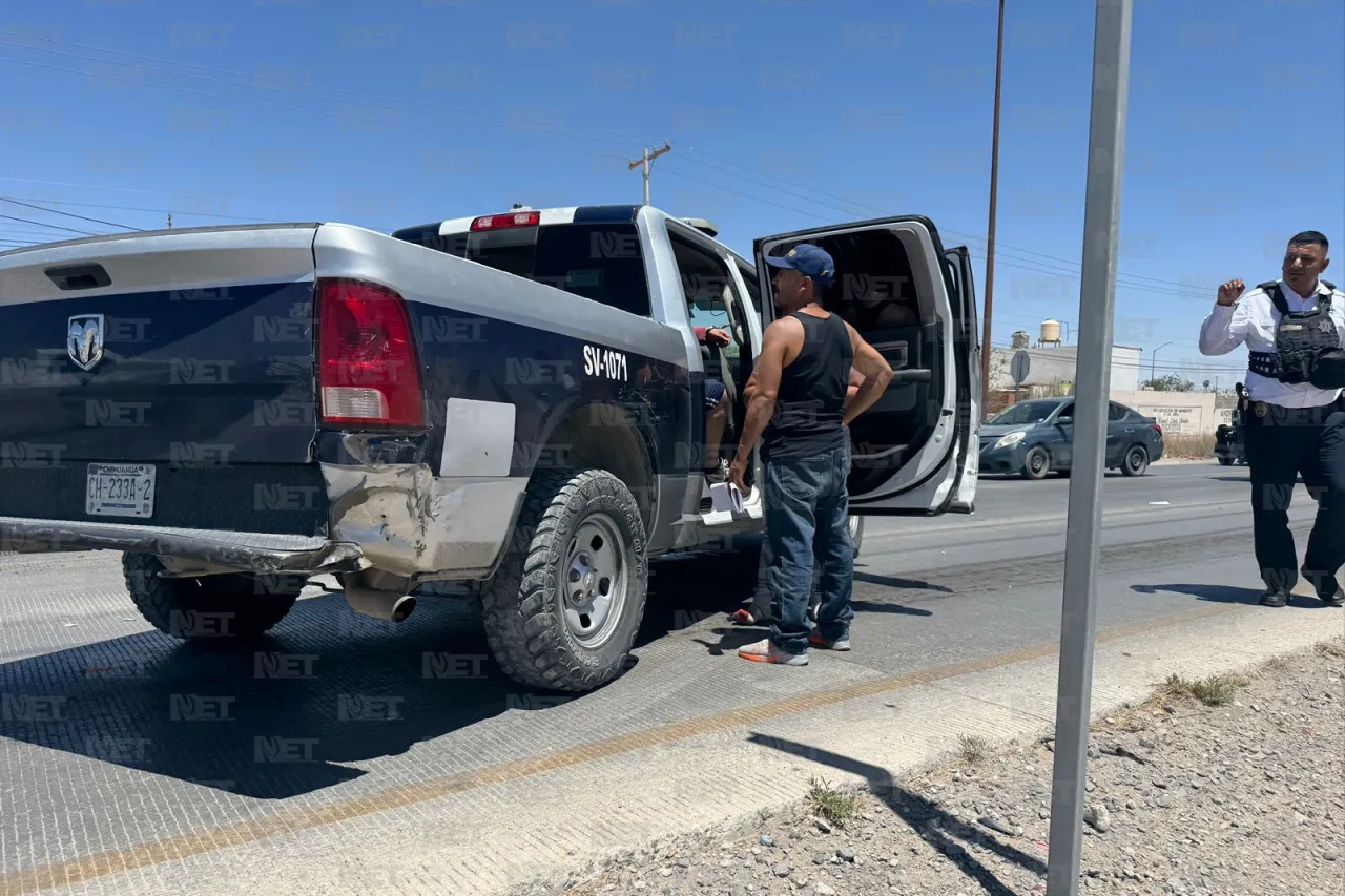 Juárez: Fuerte choque múltiple deja a una mujer y dos menores lesionados