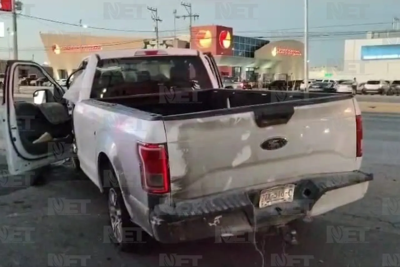 Abandona troca con todo y copiloto tras chocar en la Tecnológico