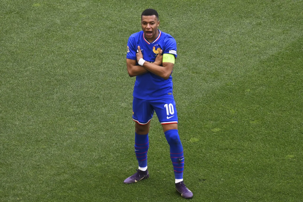 Mbappé le da el bronce a Francia en la Nations League
