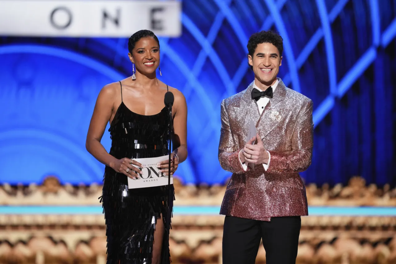 Cynthia Erivo inaugura los premios Tony con consejos de Oprah Winfrey