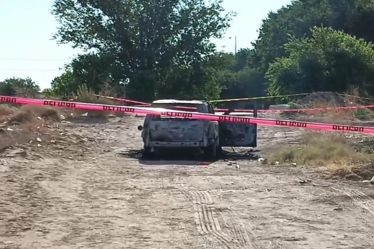 Localizan camioneta con 3 calcinados en Loma Blanca