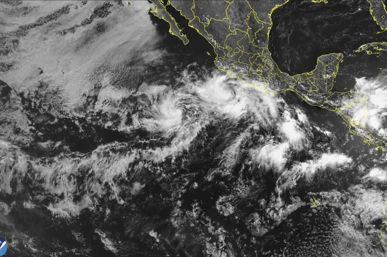 Tormenta tropical Bárbara se fortalece frente a costa de México