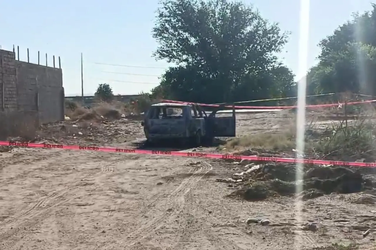 Localizan camioneta con 3 calcinados en Loma Blanca