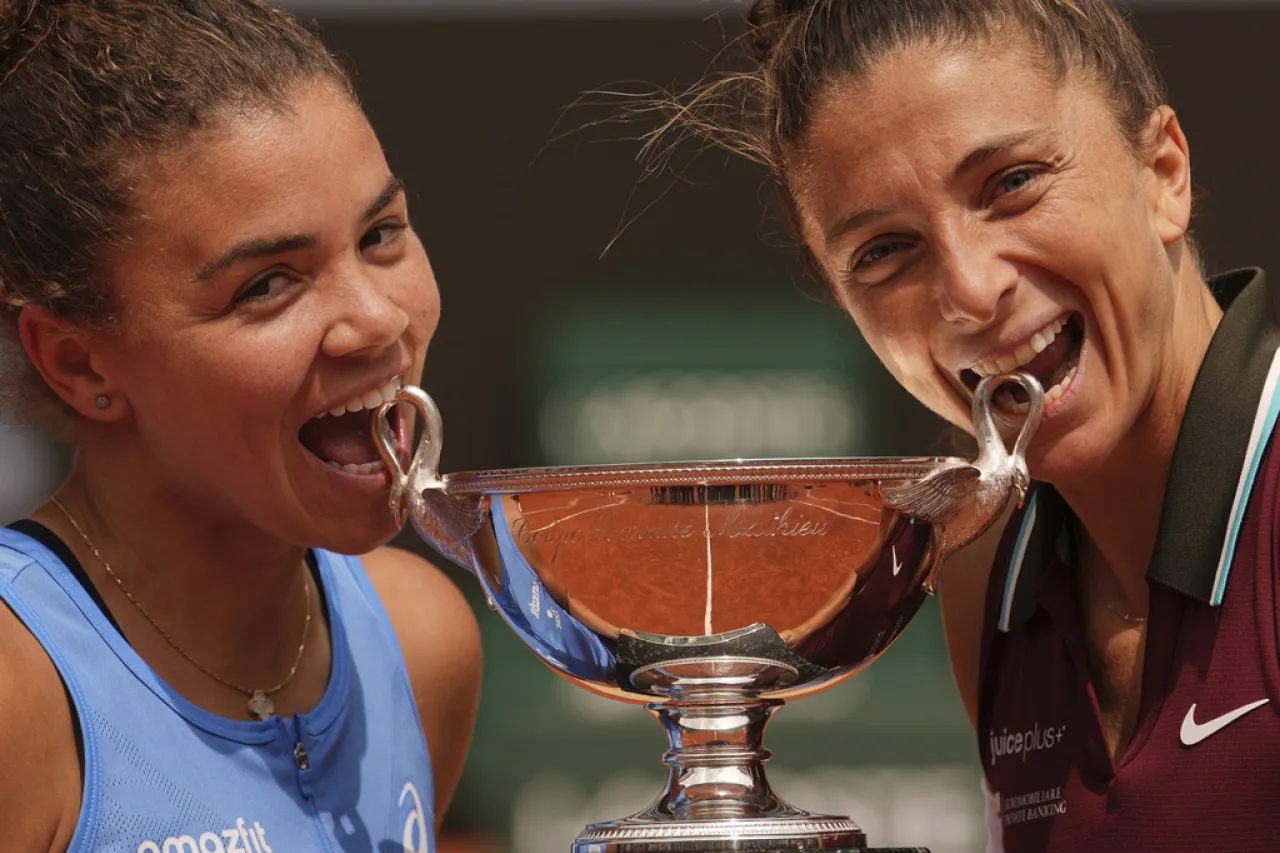 Las italianas Errani y Paolini se proclaman campeonas de dobles en Roland Garros