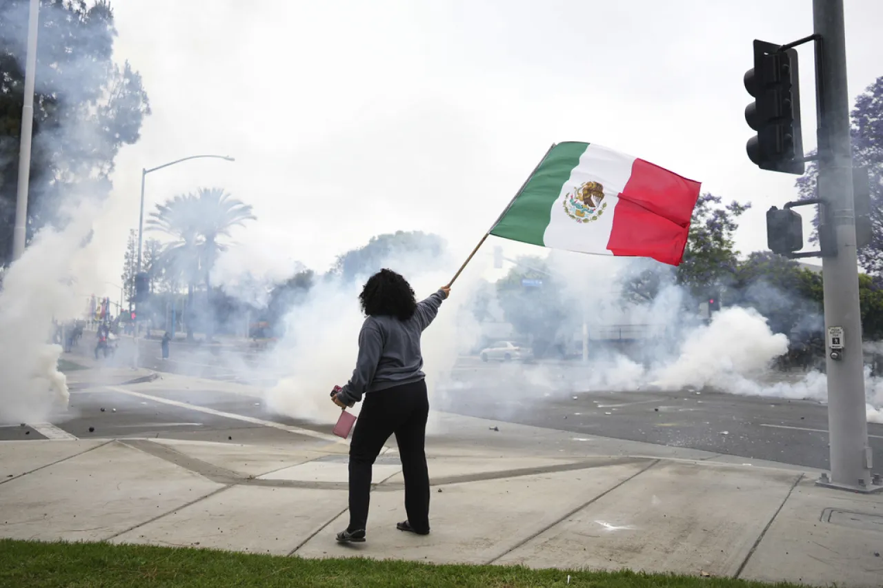 Trump despliega Guardia Nacional en Los Ángeles para sofocar protestas