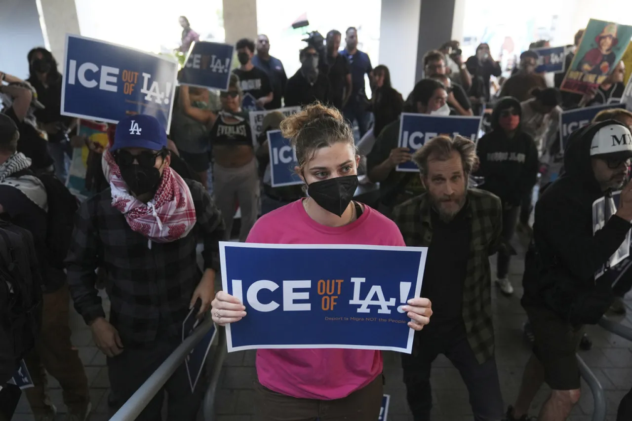 Trump despliega Guardia Nacional en Los Ángeles para sofocar protestas