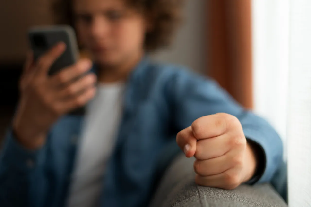 Los riesgos de las redes sociales: ¿a qué se enfrentan los jóvenes?
