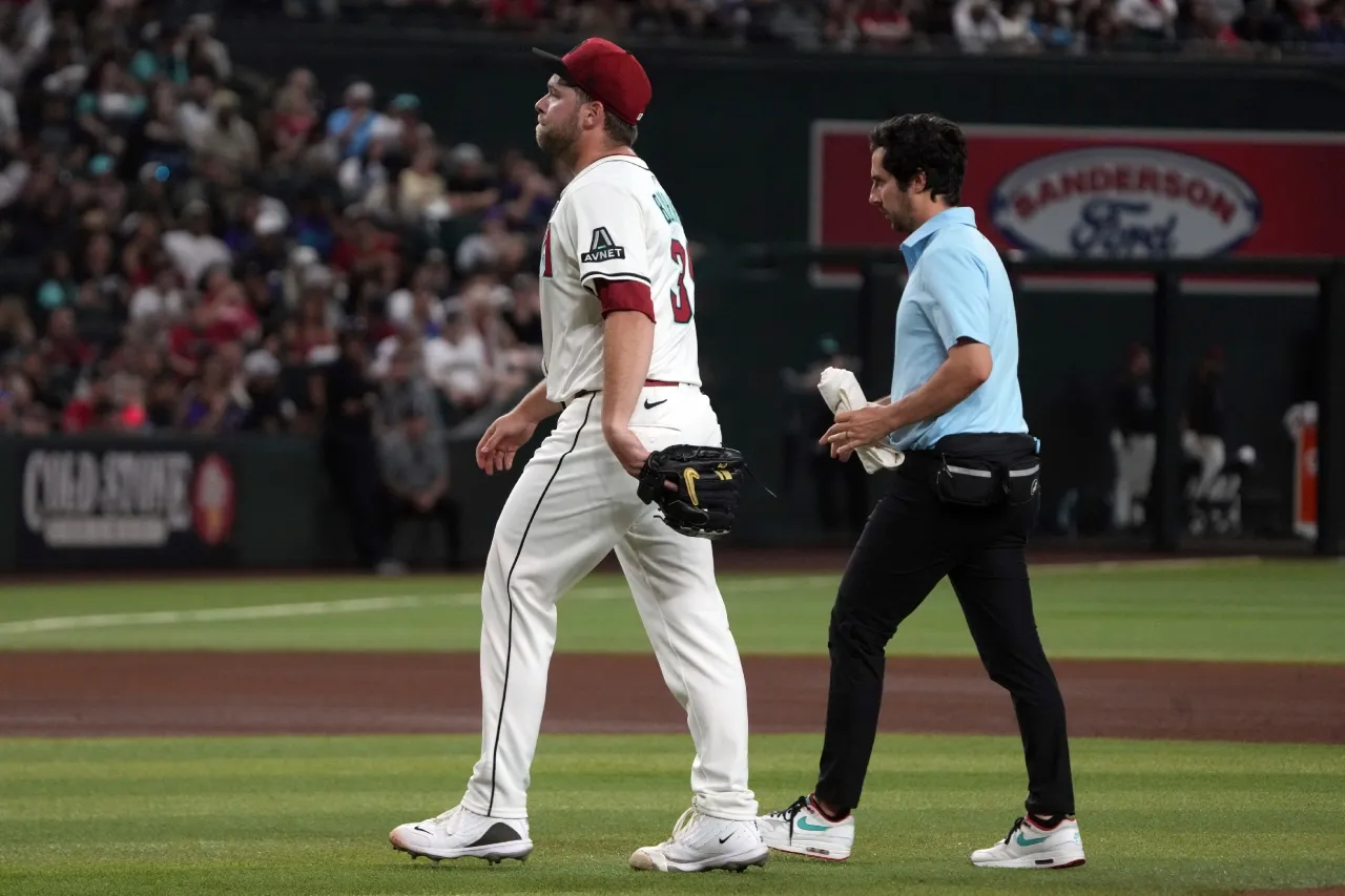 Los Diamondbacks enfrentan otro golpe devastador con la lesión de Corbin Burnes