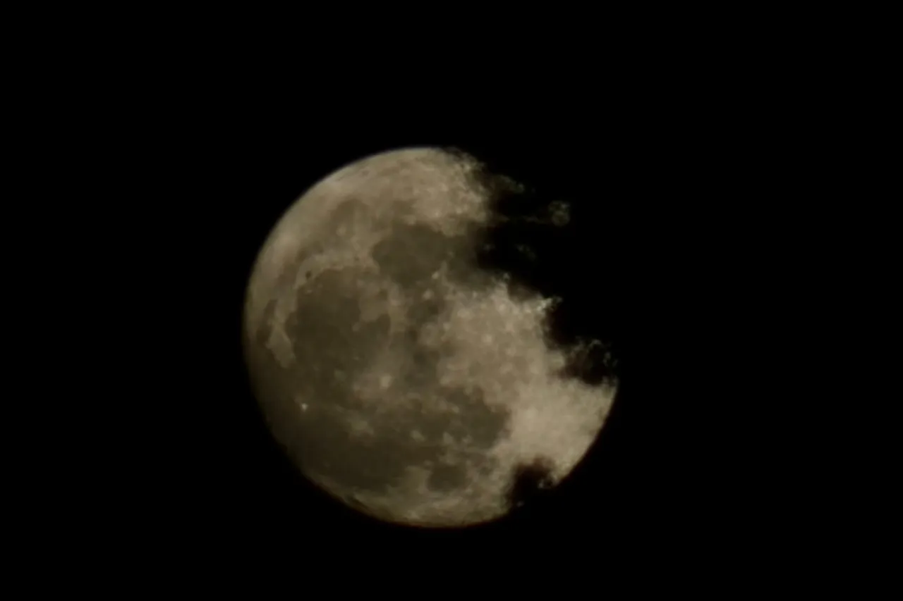 ¡Sal a ver la Luna de Fresa!