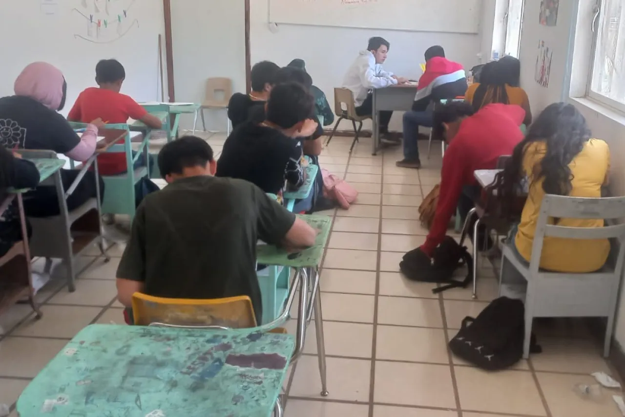 Ofrecen educación para niños que dejaron la primaria o la secundaria