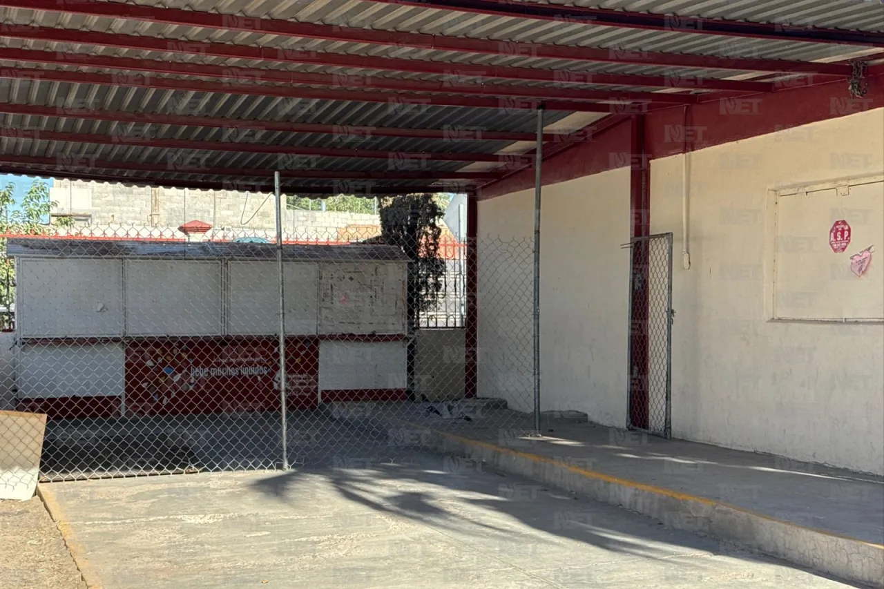 Cierran primaria por protesta: acusan ataques de perros y desvío de recursos