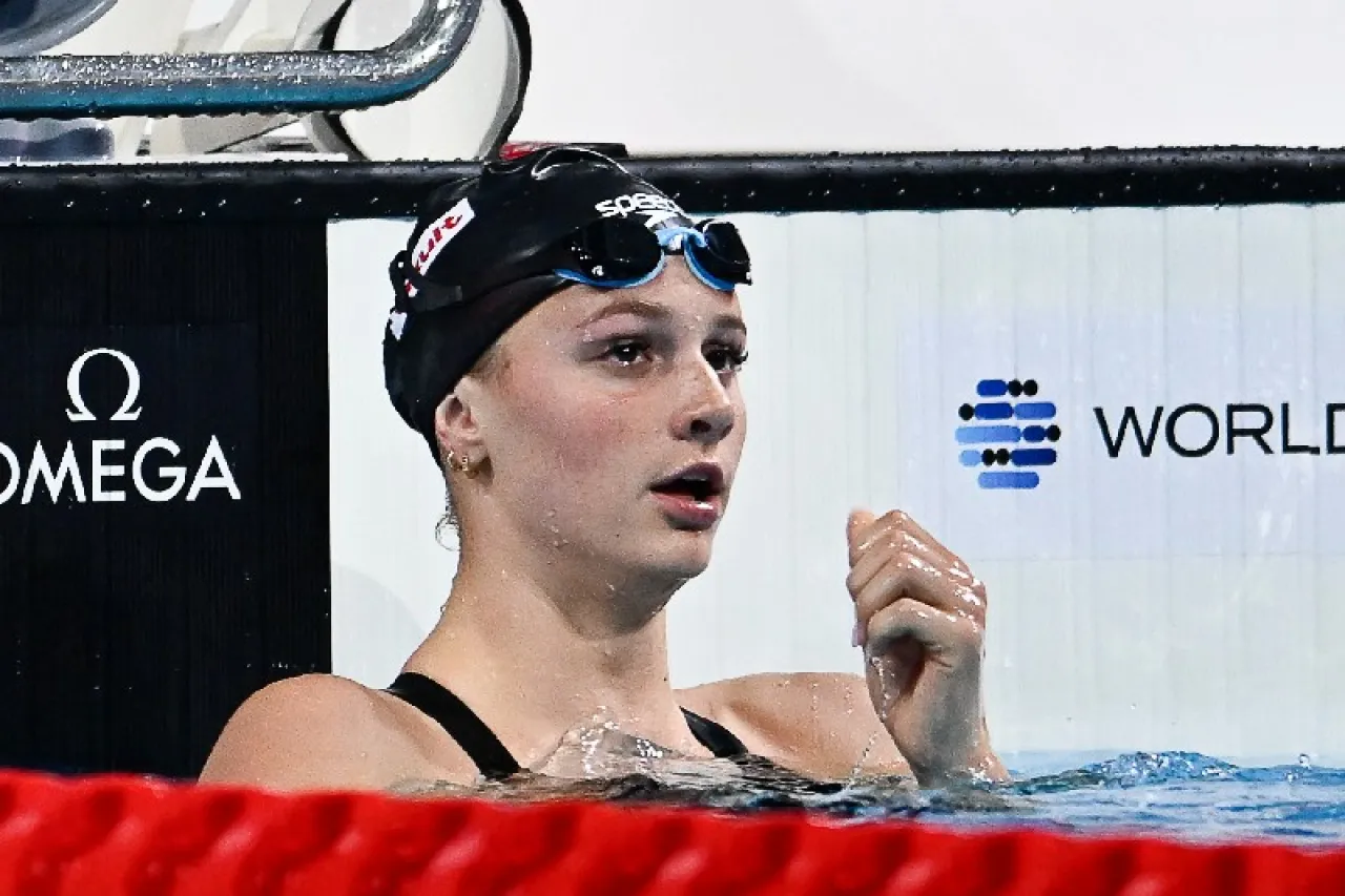 Natación: Summer McIntosh rompe dos récords mundiales en tres días