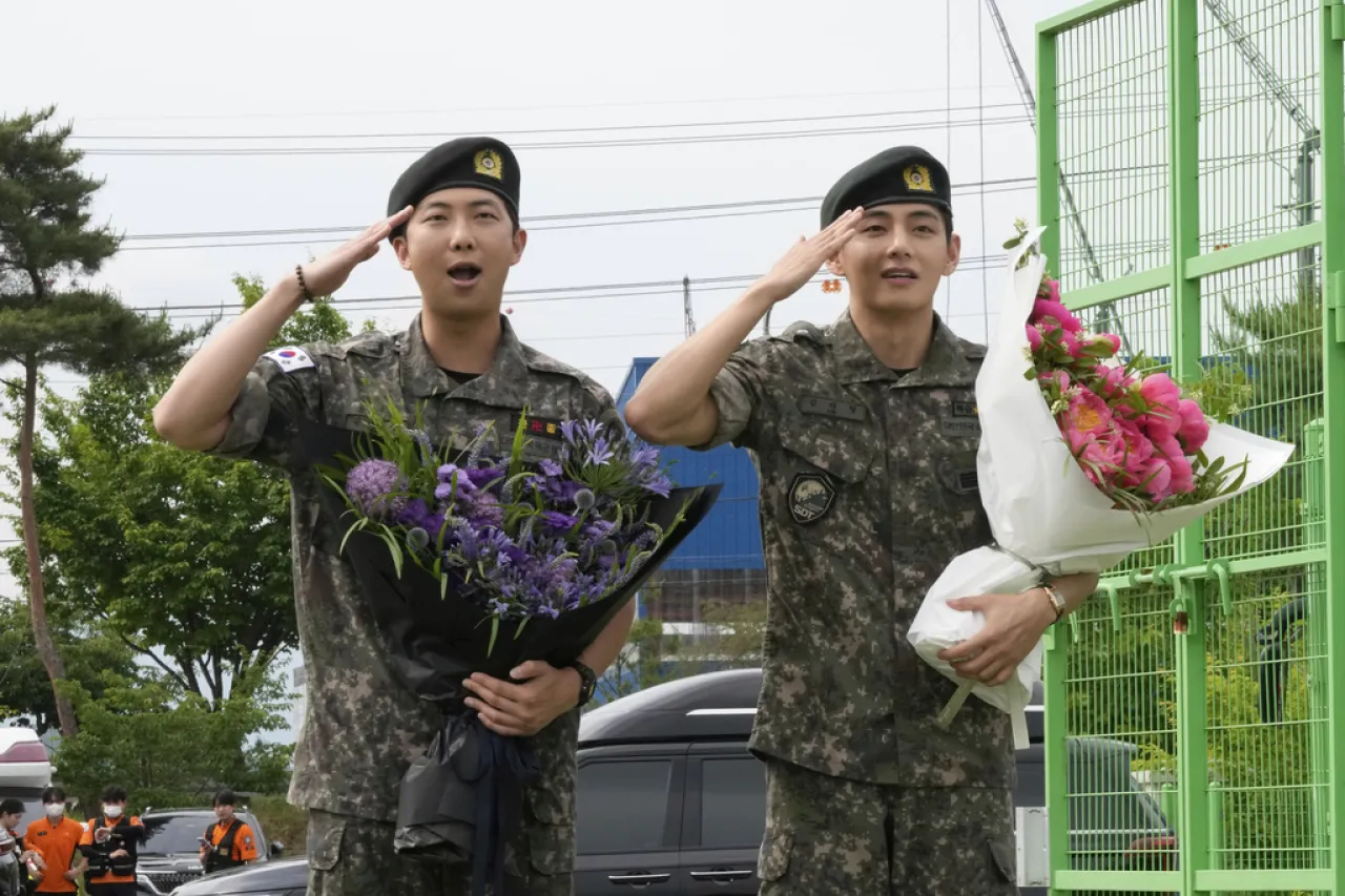 BTS planea reunirse este año tras fin de su servicio militar